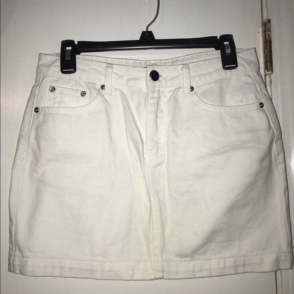white denim skirt